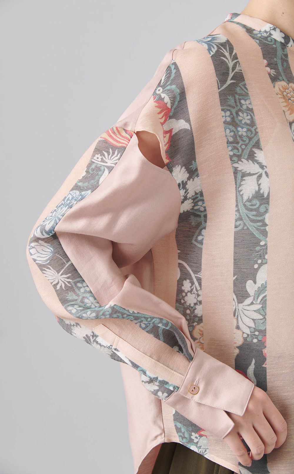 フラワープリントストライプブラウス