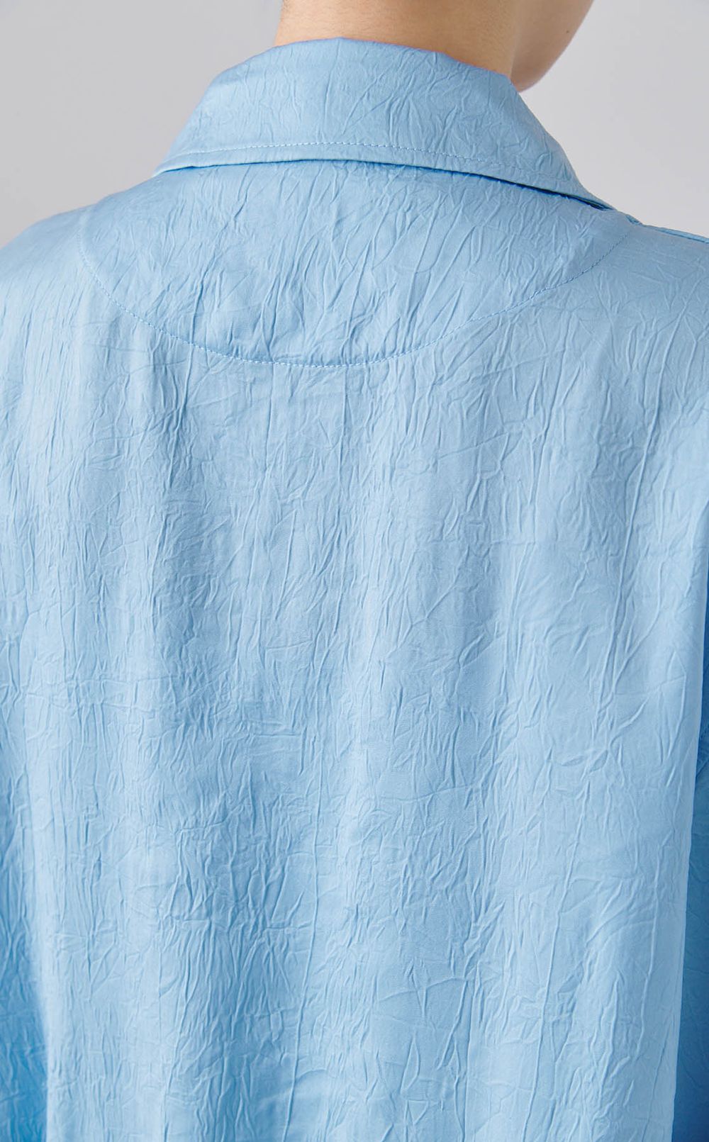 フリルフロントライトジップブルゾン