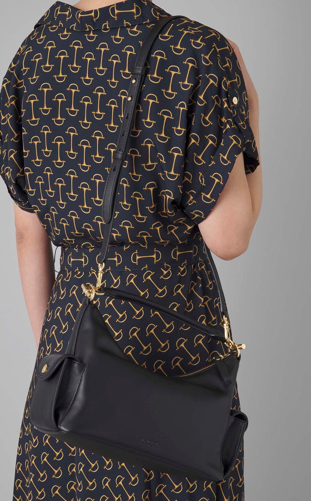 ソフトレザーワンショルダーバッグ