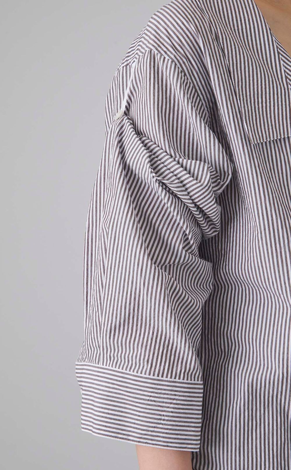 リフトスリーブオープンカラーシャツ