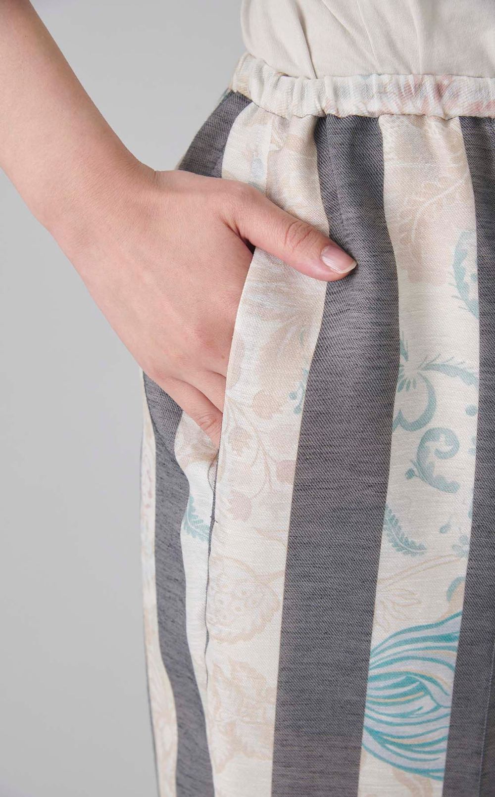 フラワープリントストライプパンツ