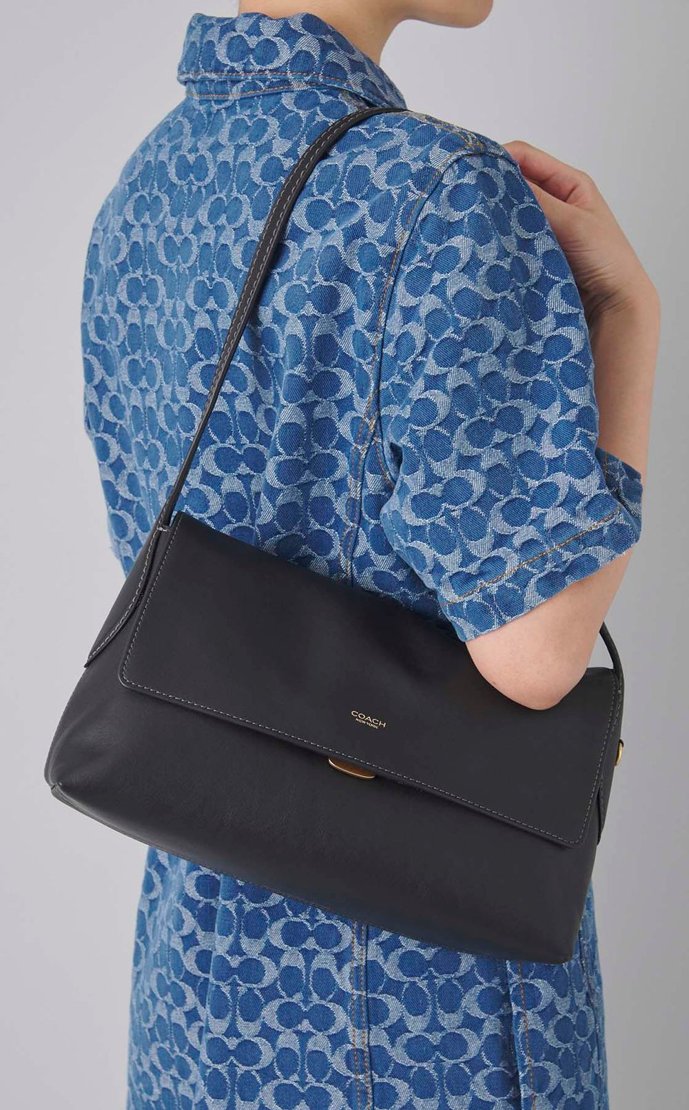 チェルシーレザーミディショルダーバッグ