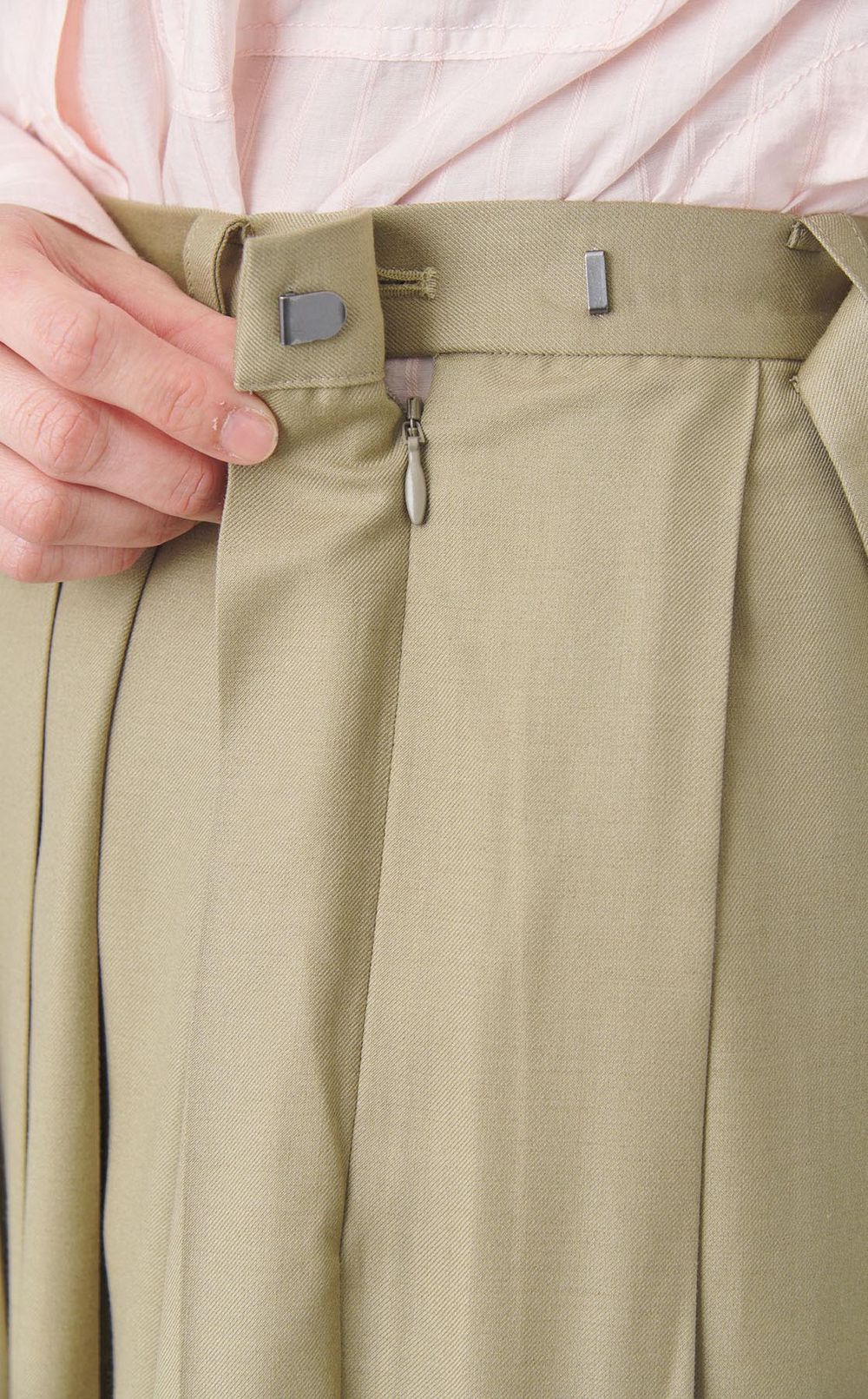 ベルト付スリットプリーツスカート