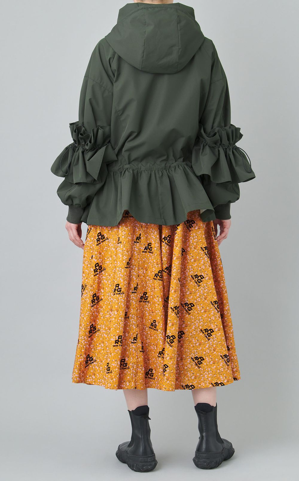 撥水加工ギャザーナイロンブルゾン