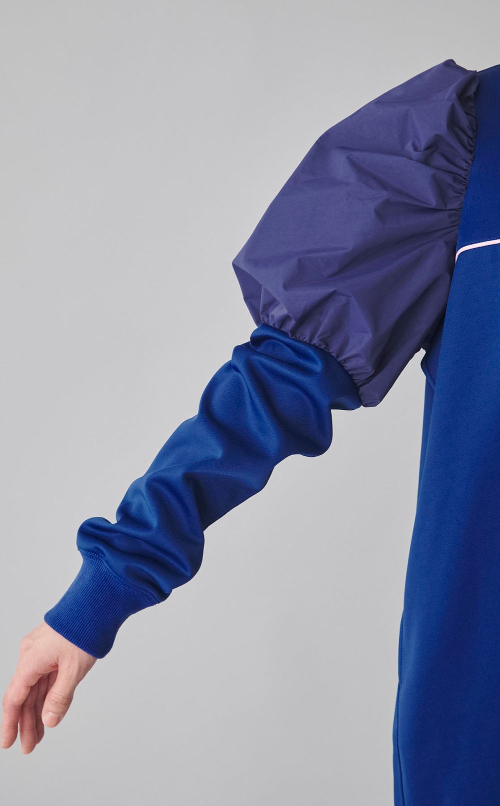 パフスリーブジャージワンピース