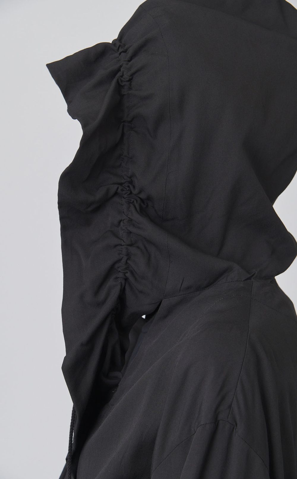 ギャザーフリルフーディブルゾン