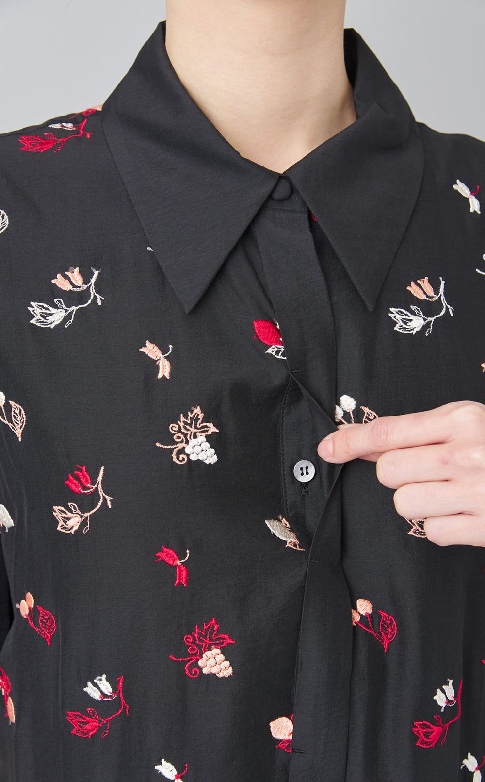 フルーツ刺繍ティアードワンピース