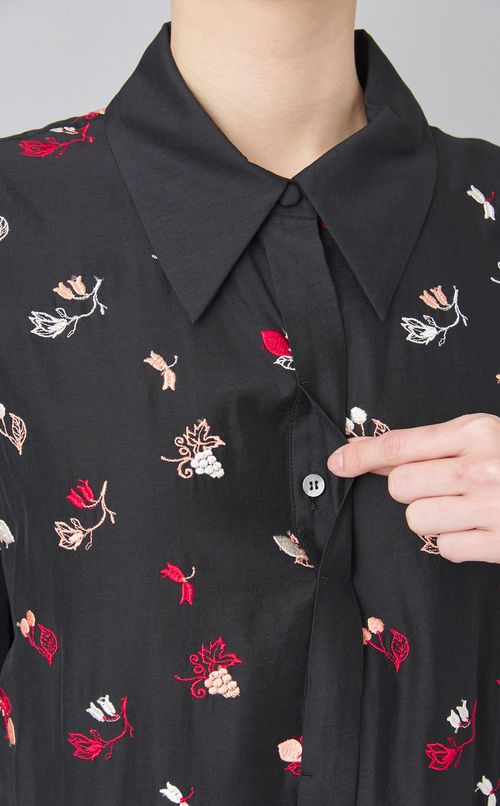 フルーツ刺繍ティアードワンピース