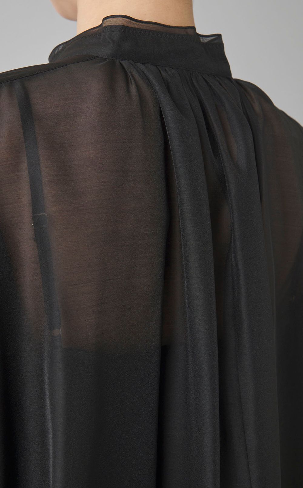 メッシュエンブロイダリーギャザードレス