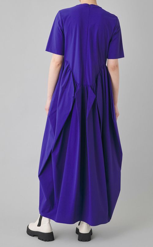 カーブラインタックワンピース