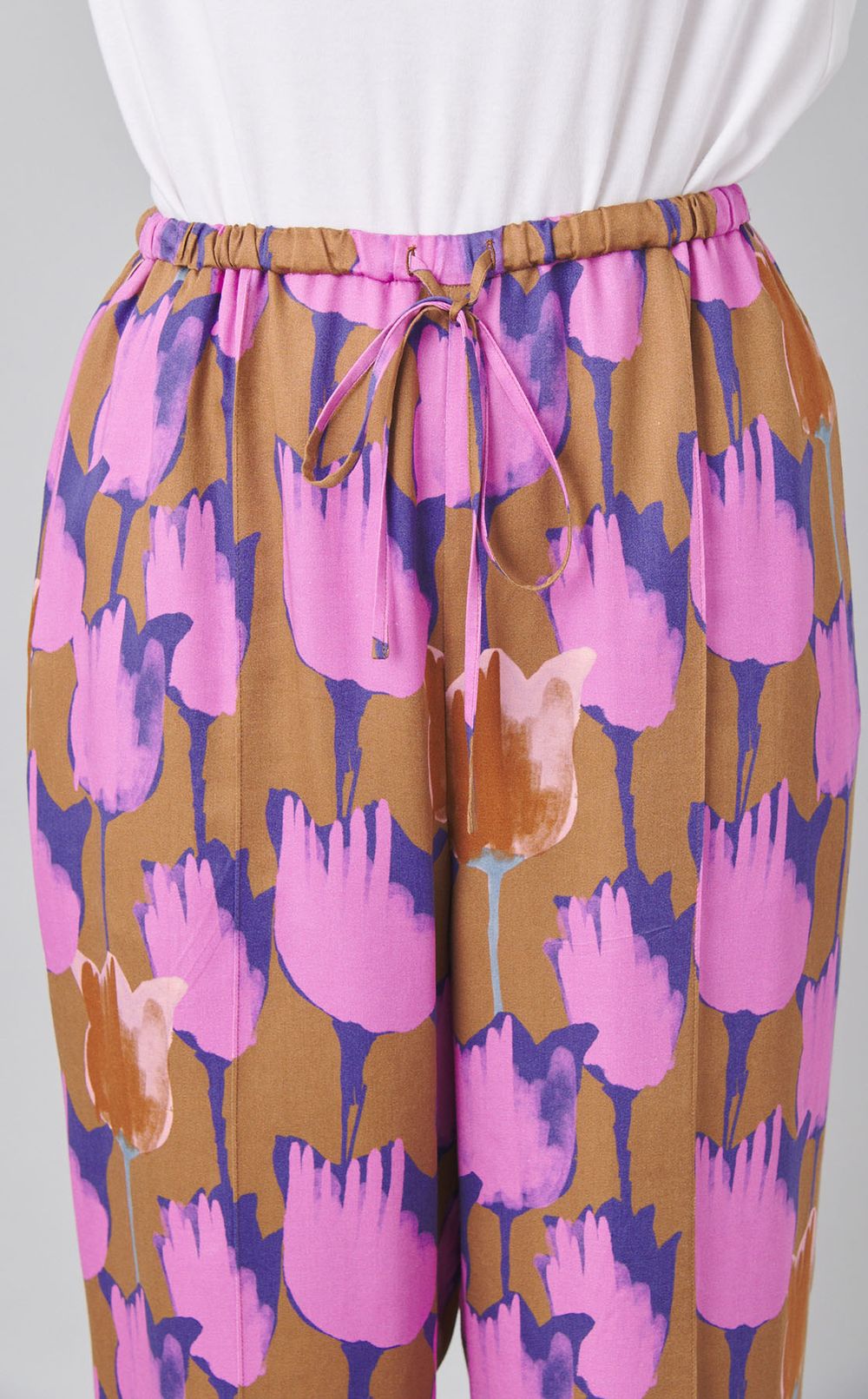 フラワープリントピンタックパンツ