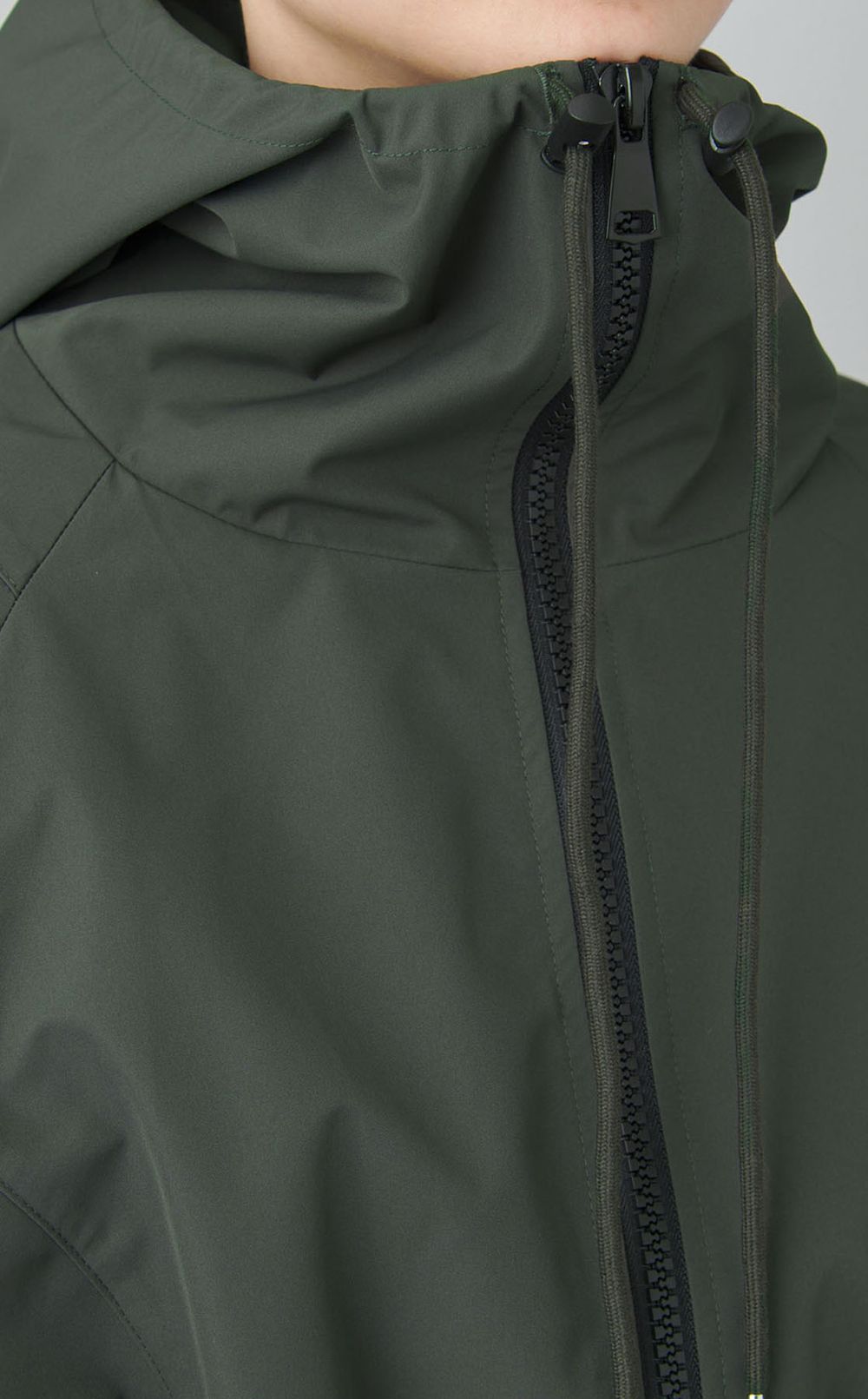 撥水加工ギャザーナイロンブルゾン