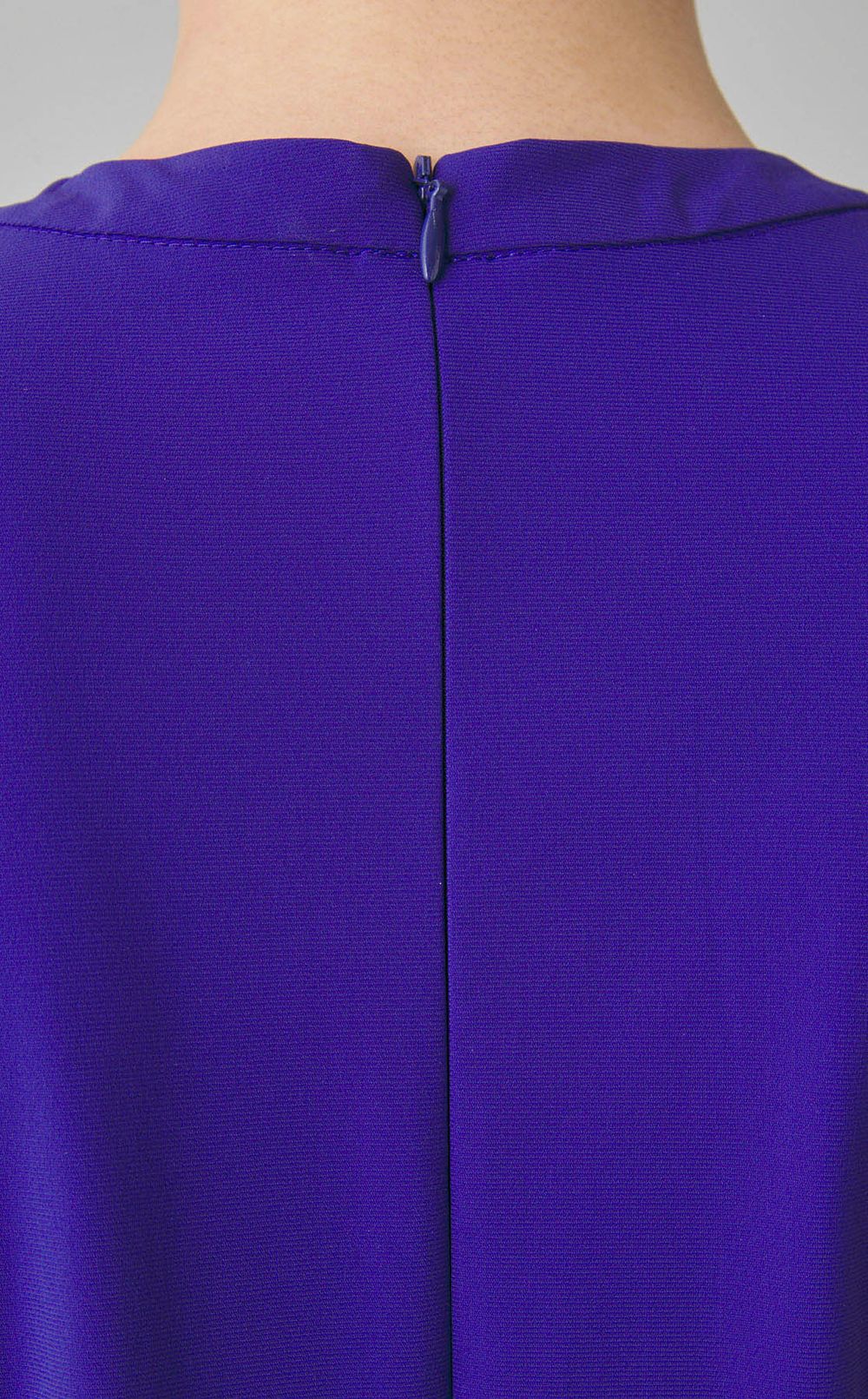 カーブラインタックワンピース