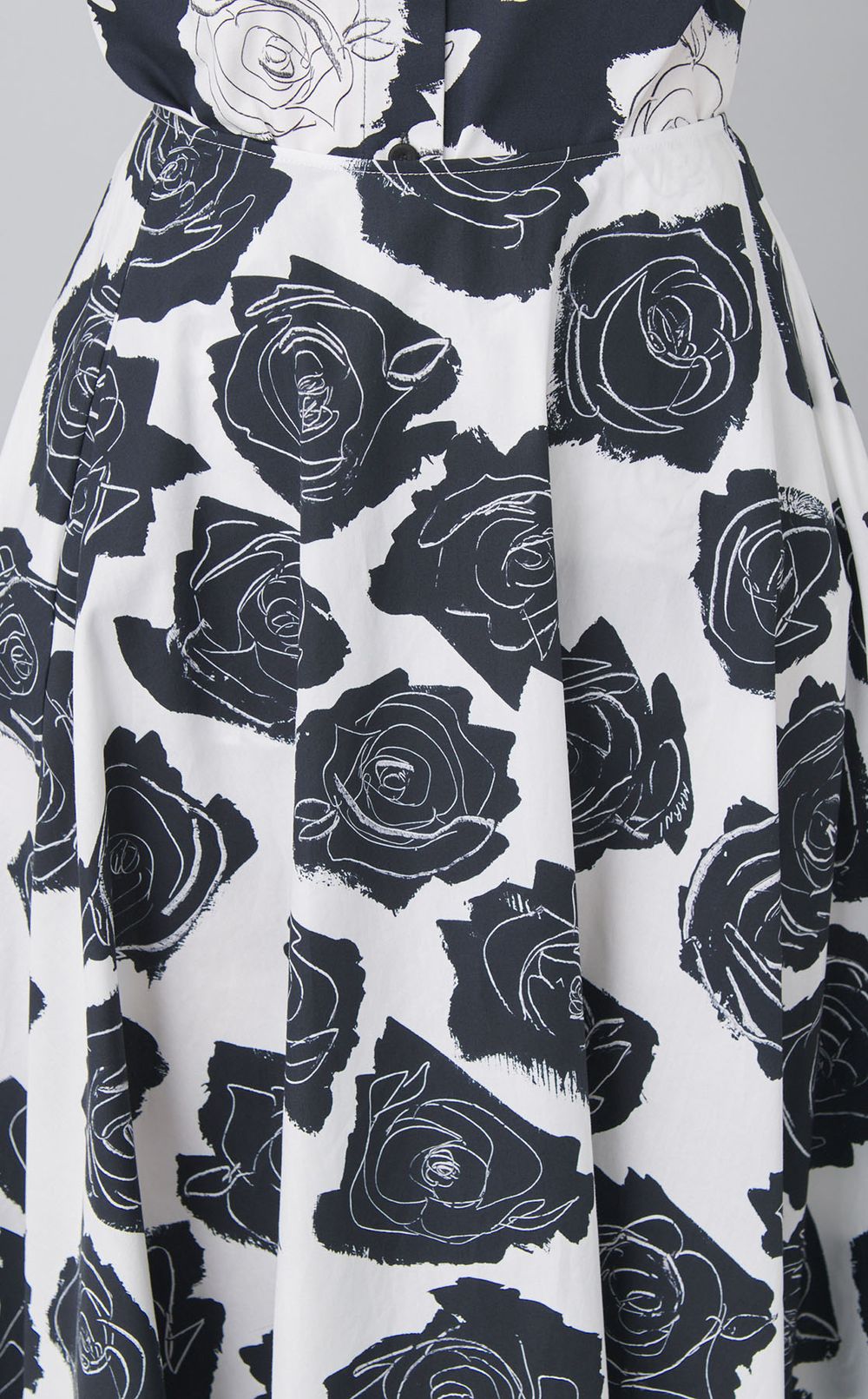 ローズプリントミディフレアスカー卜