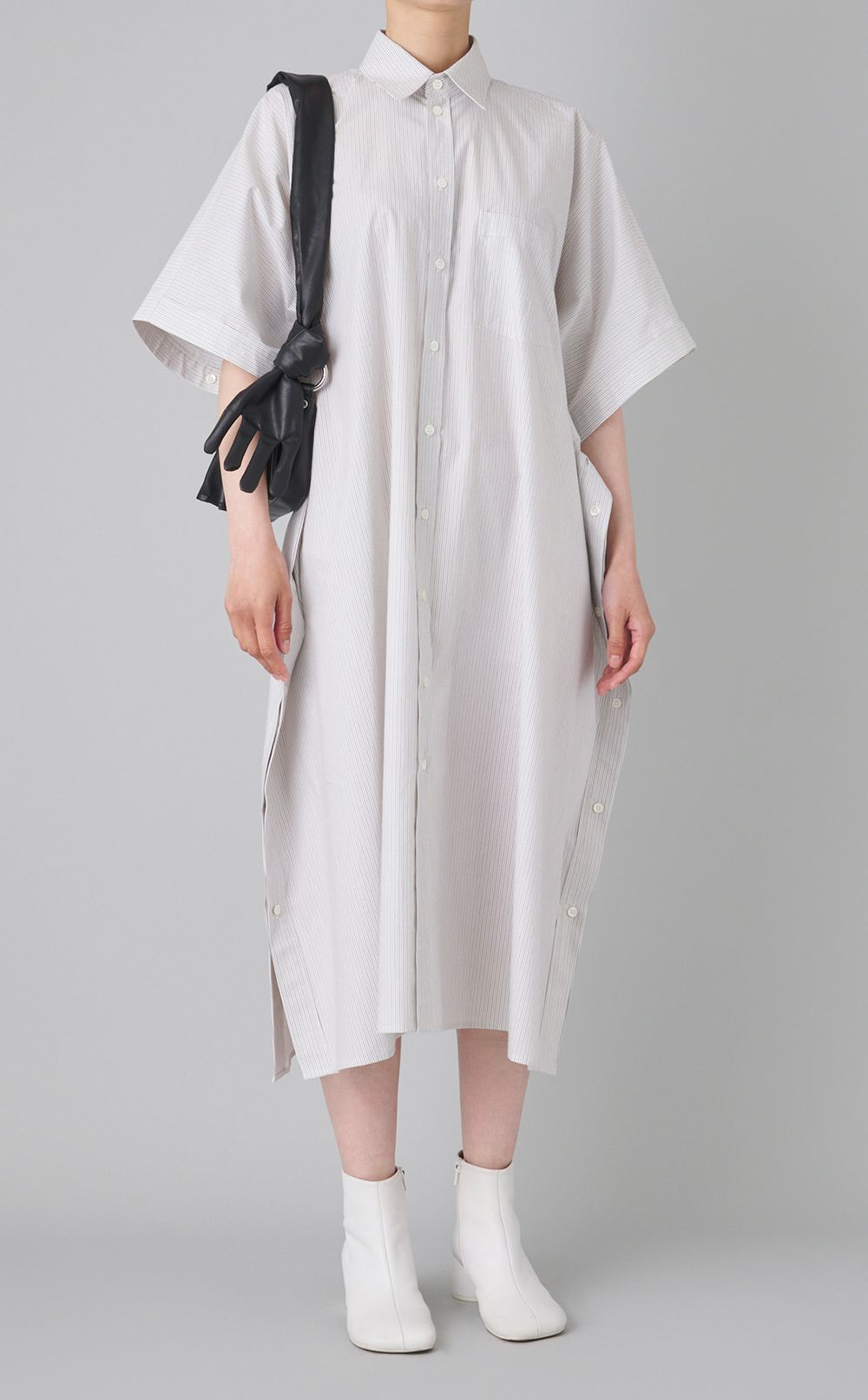 グローブストラップレザーミニバッグ