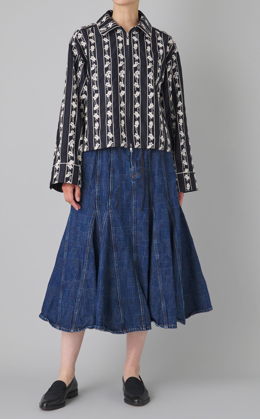 スミレ刺繍ジップブルゾン