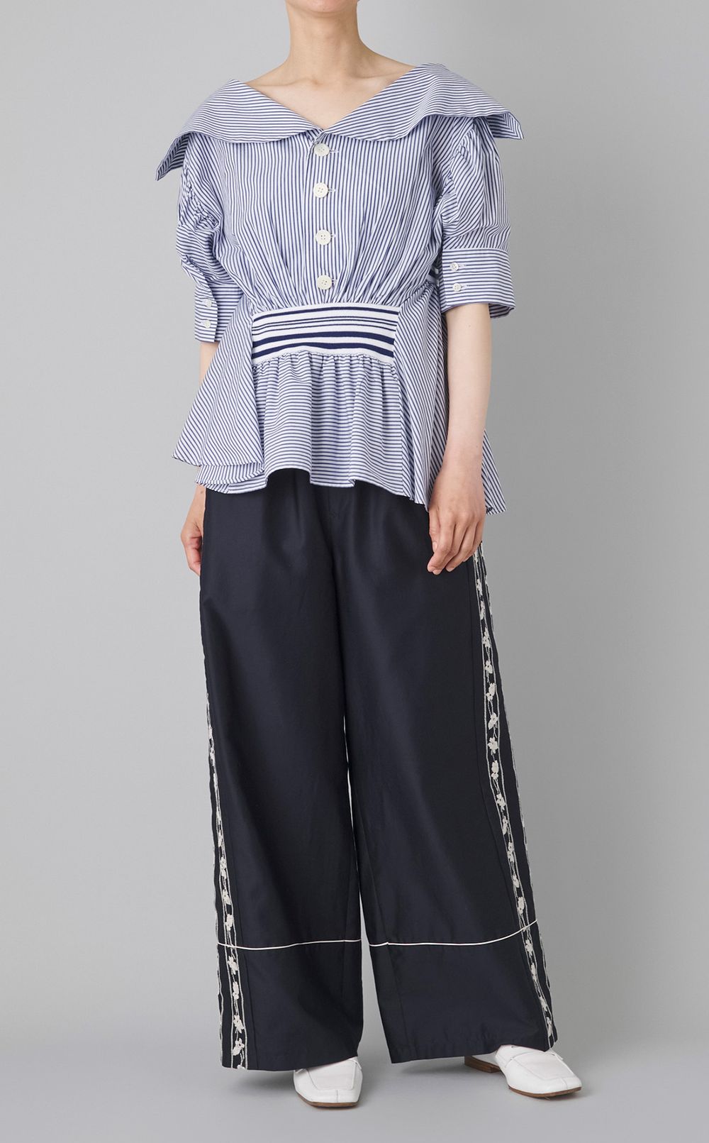 スミレ刺繍ロングパンツ