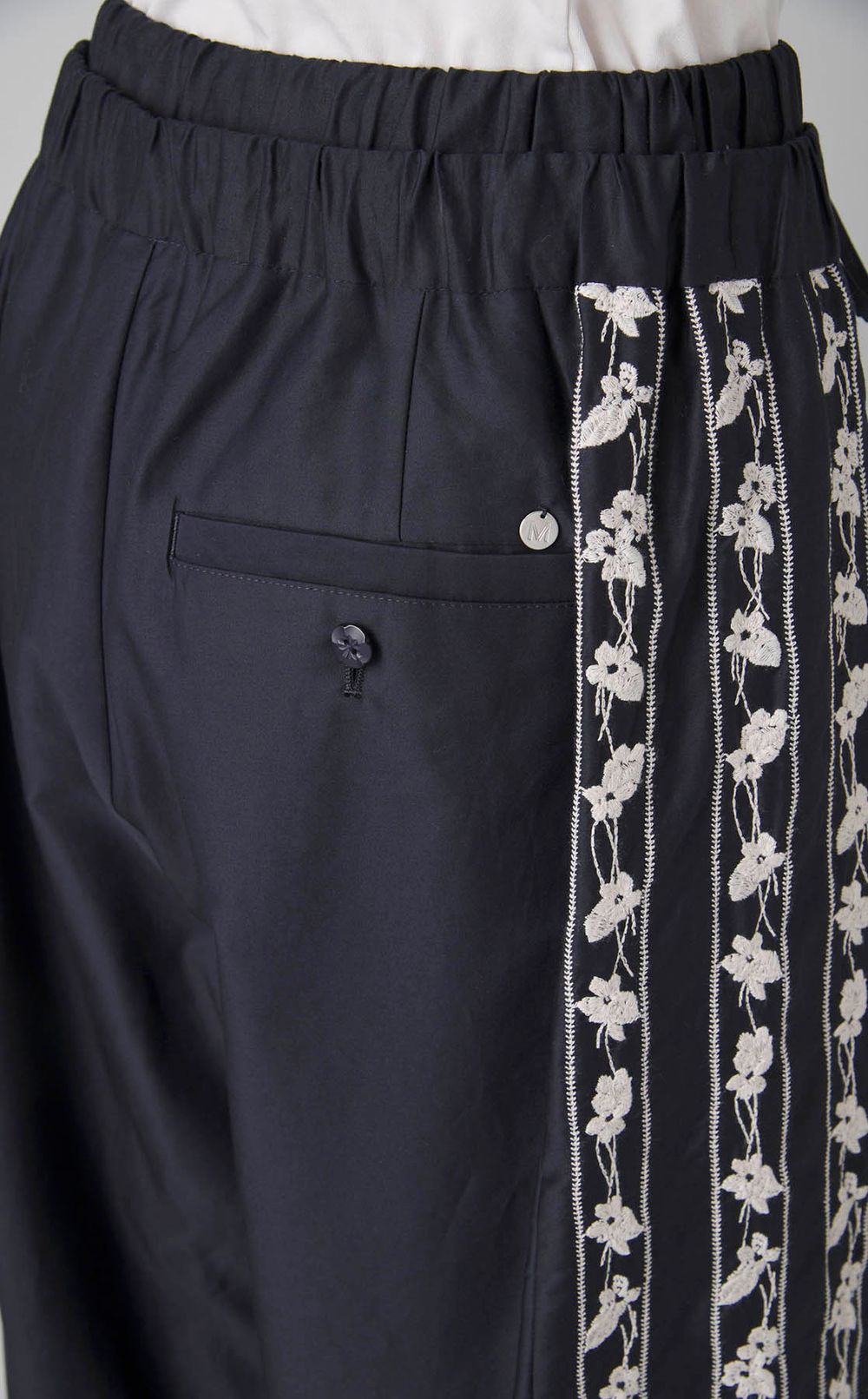 スミレ刺繍ロングパンツ