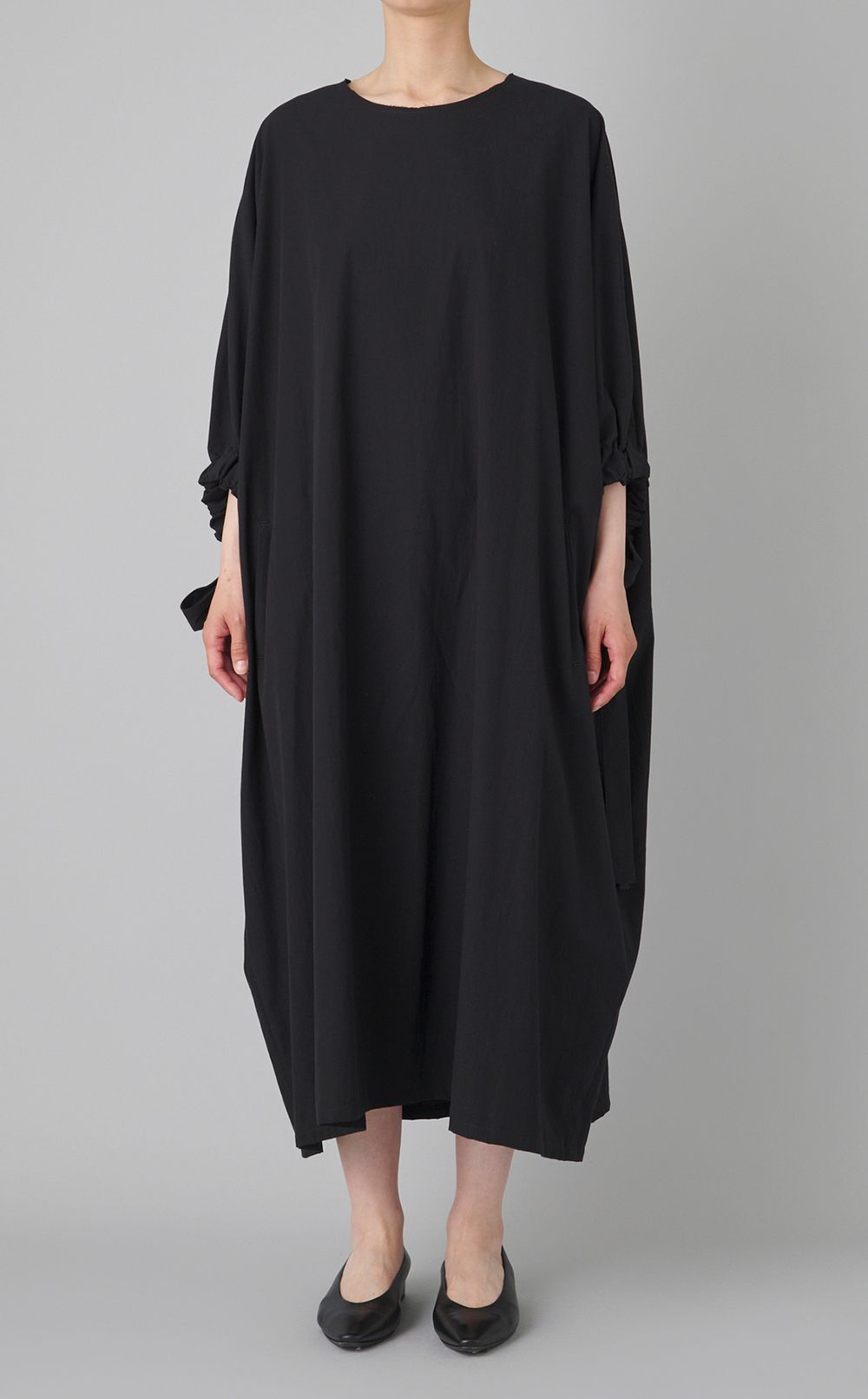 シャーリングスリーブコットンワンピース