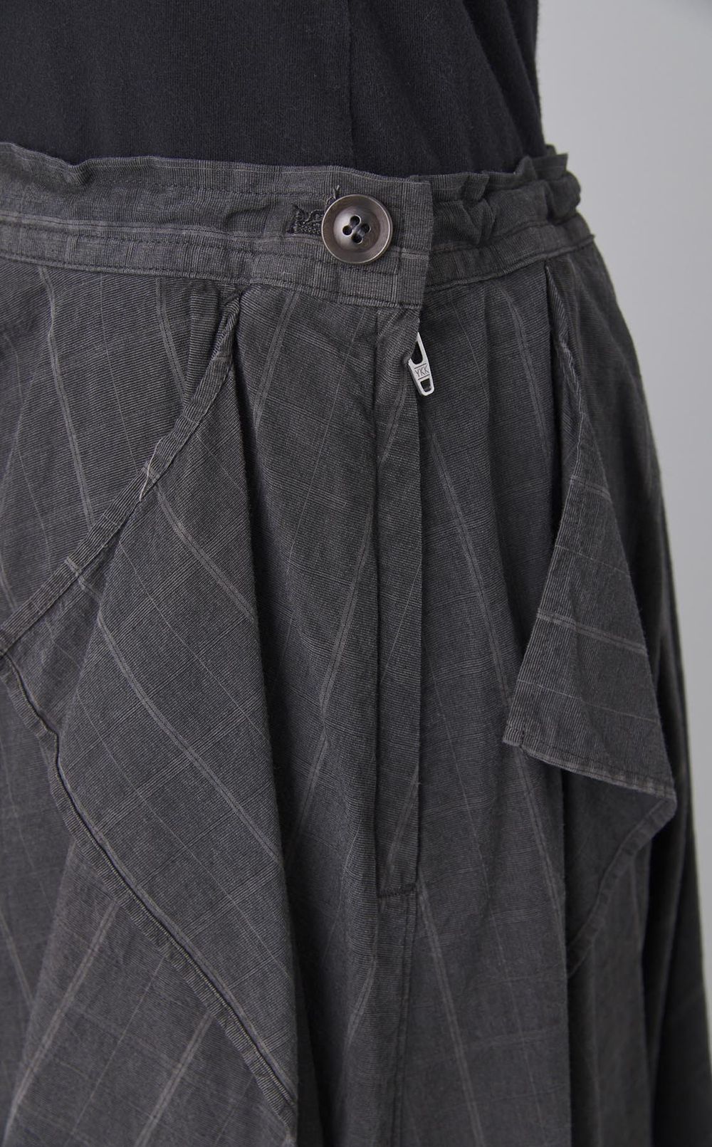 ストライプドレープミディスカート