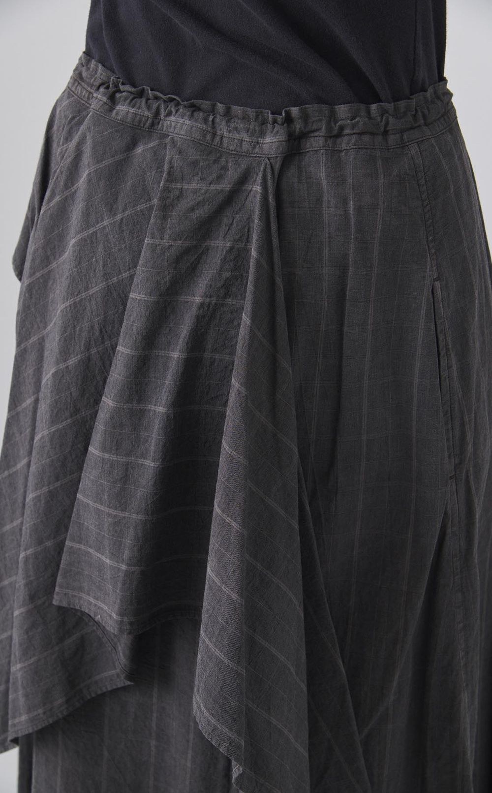 ストライプドレープミディスカート