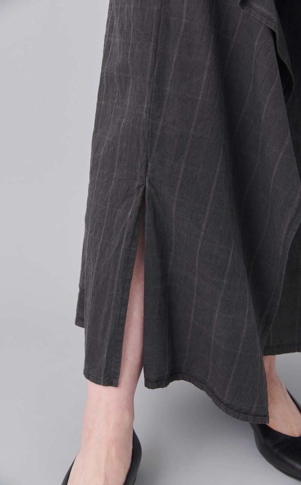 ストライプドレープミディスカート