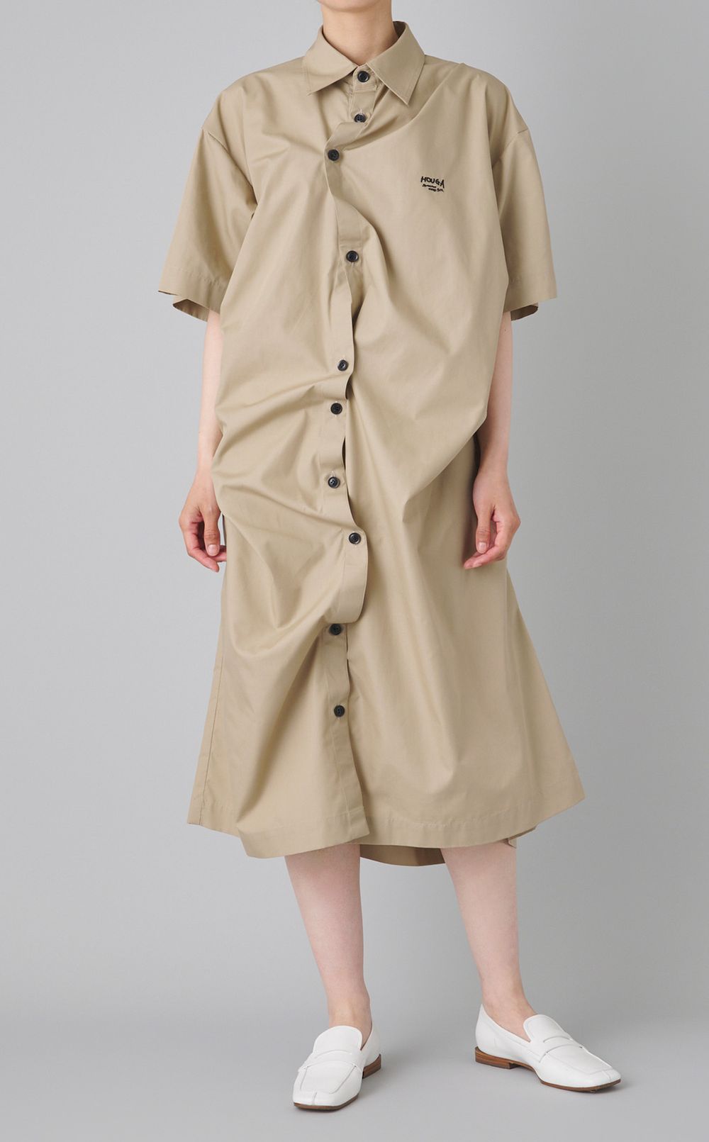 サインエンブロイダリーギャザーワンピース