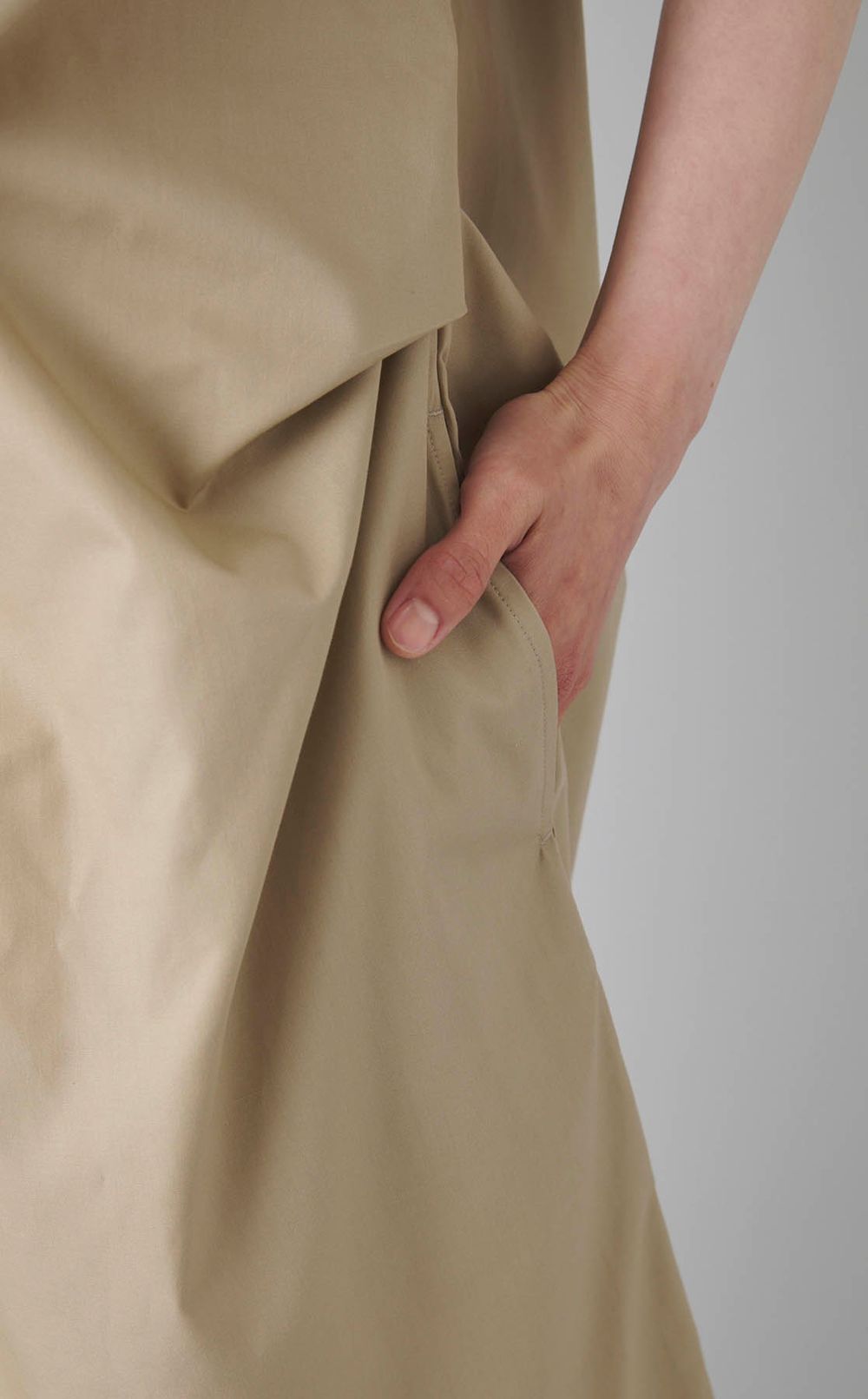 サインエンブロイダリーギャザーワンピース