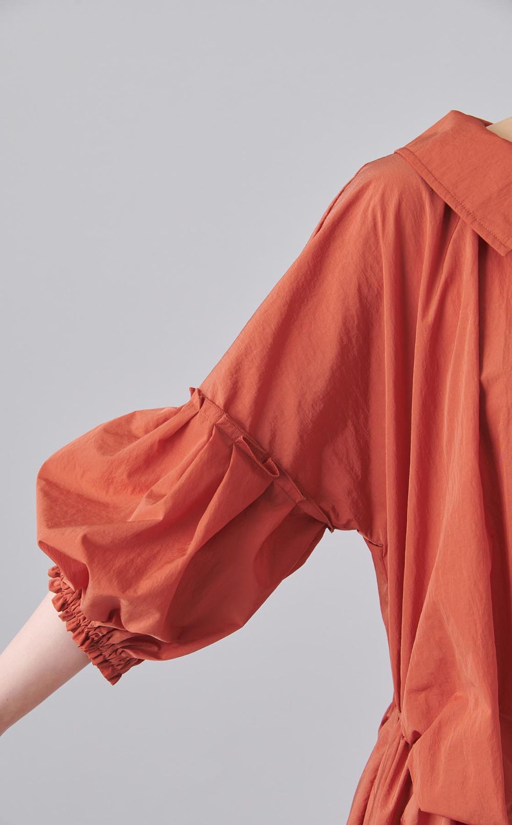 ナイロンタフタギャザーワンピース