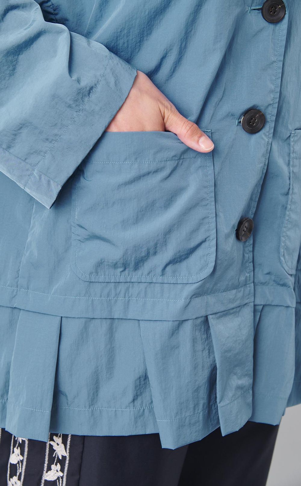 ナイロンタフタオーバーサイズジャケット