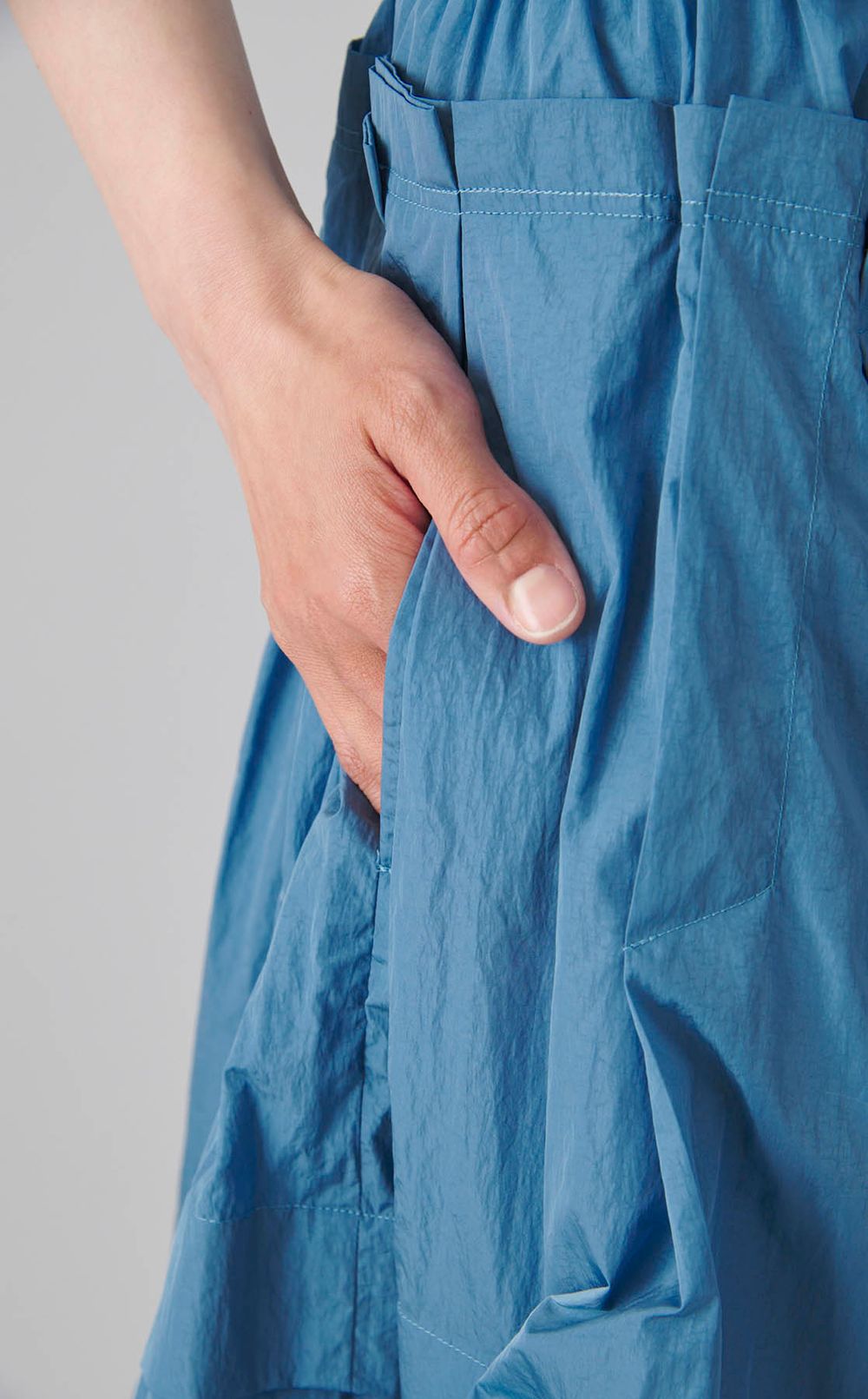 ナイロンタフタワイドプリーツスカート