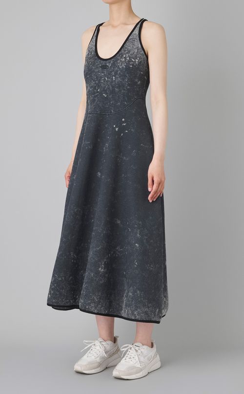 スクープネックノースリーブワンピース