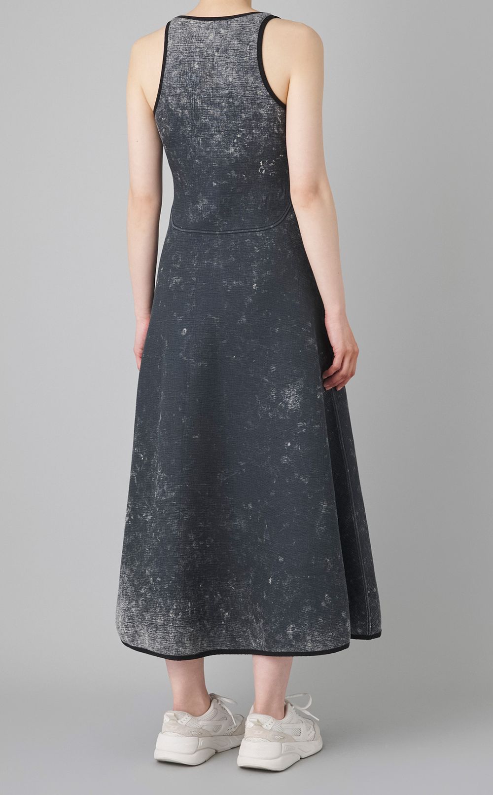 スクープネックノースリーブワンピース