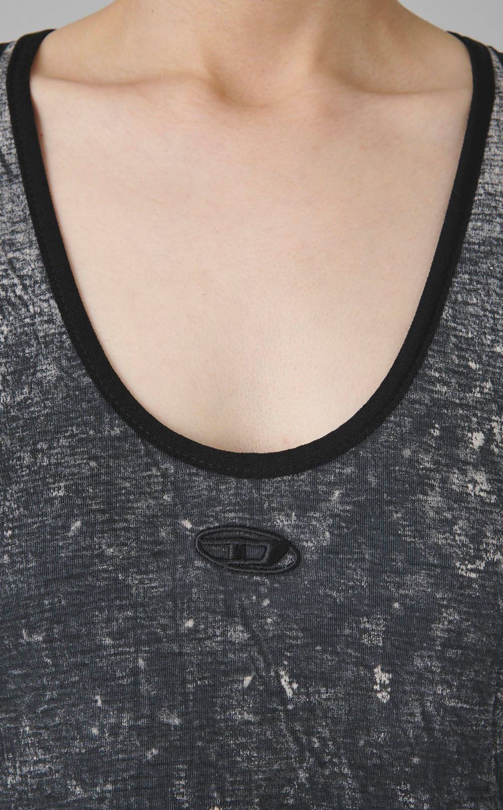 スクープネックノースリーブワンピース