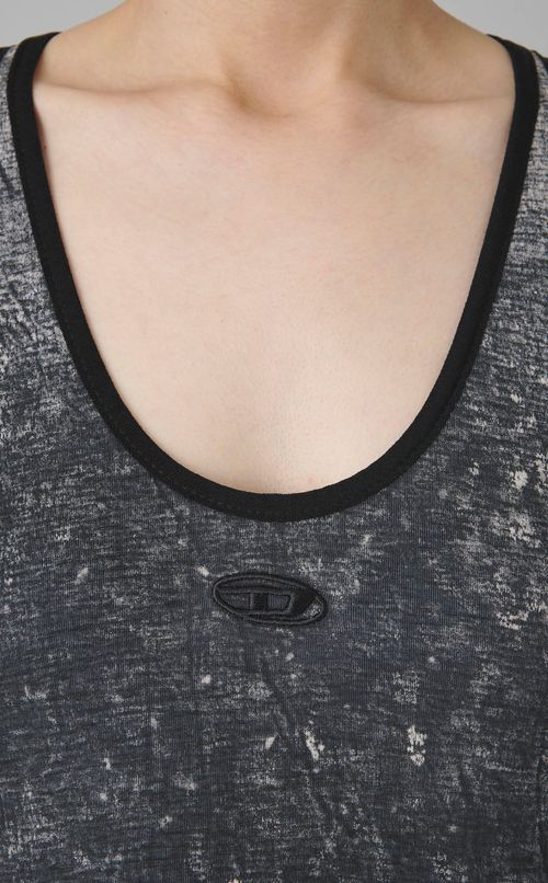 スクープネックノースリーブワンピース