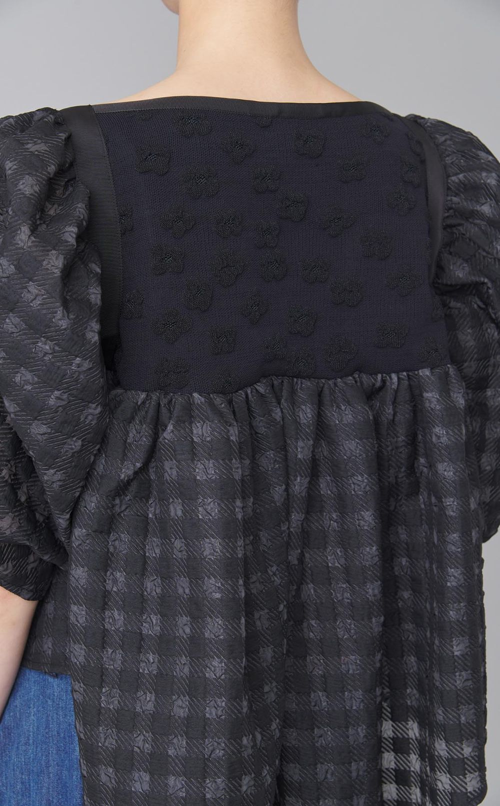 ミニフラワーエンボスギンガムブラウス