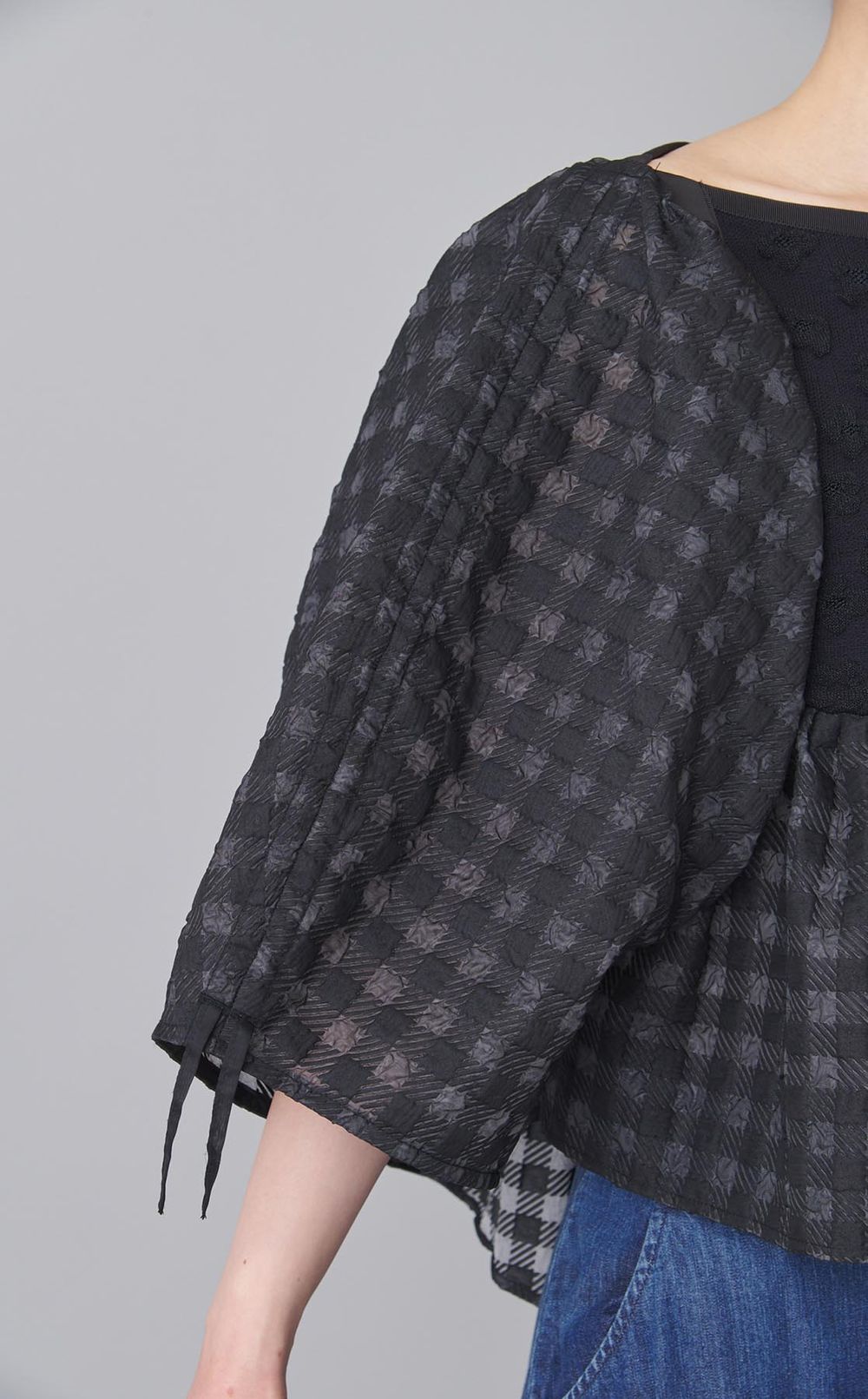 ミニフラワーエンボスギンガムブラウス