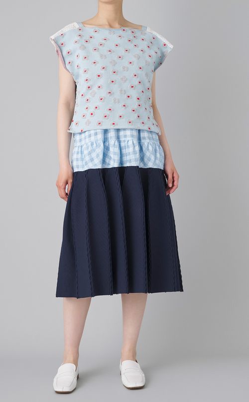 ミニフラワーエンボスニットプルオーバー