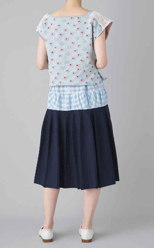 ミニフラワーエンボスニットプルオーバー