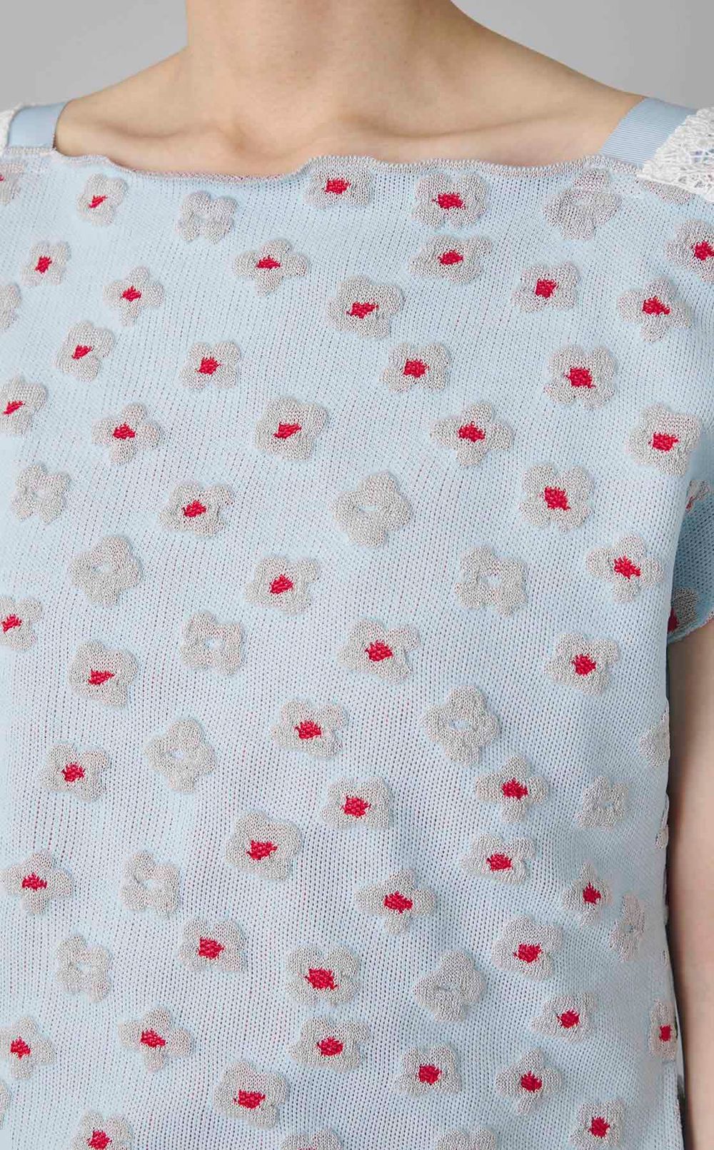 ミニフラワーエンボスニットプルオーバー