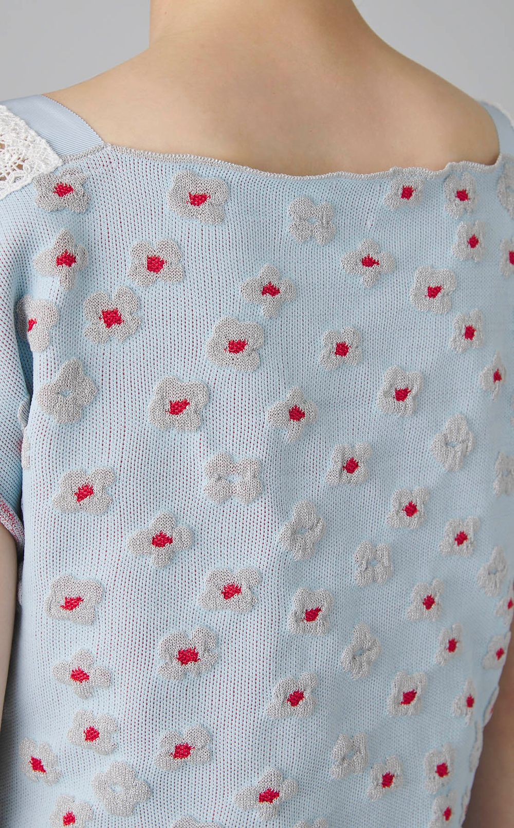 ミニフラワーエンボスニットプルオーバー