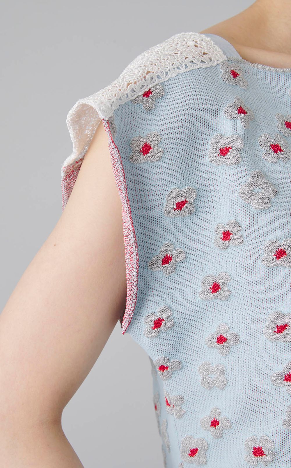 ミニフラワーエンボスニットプルオーバー