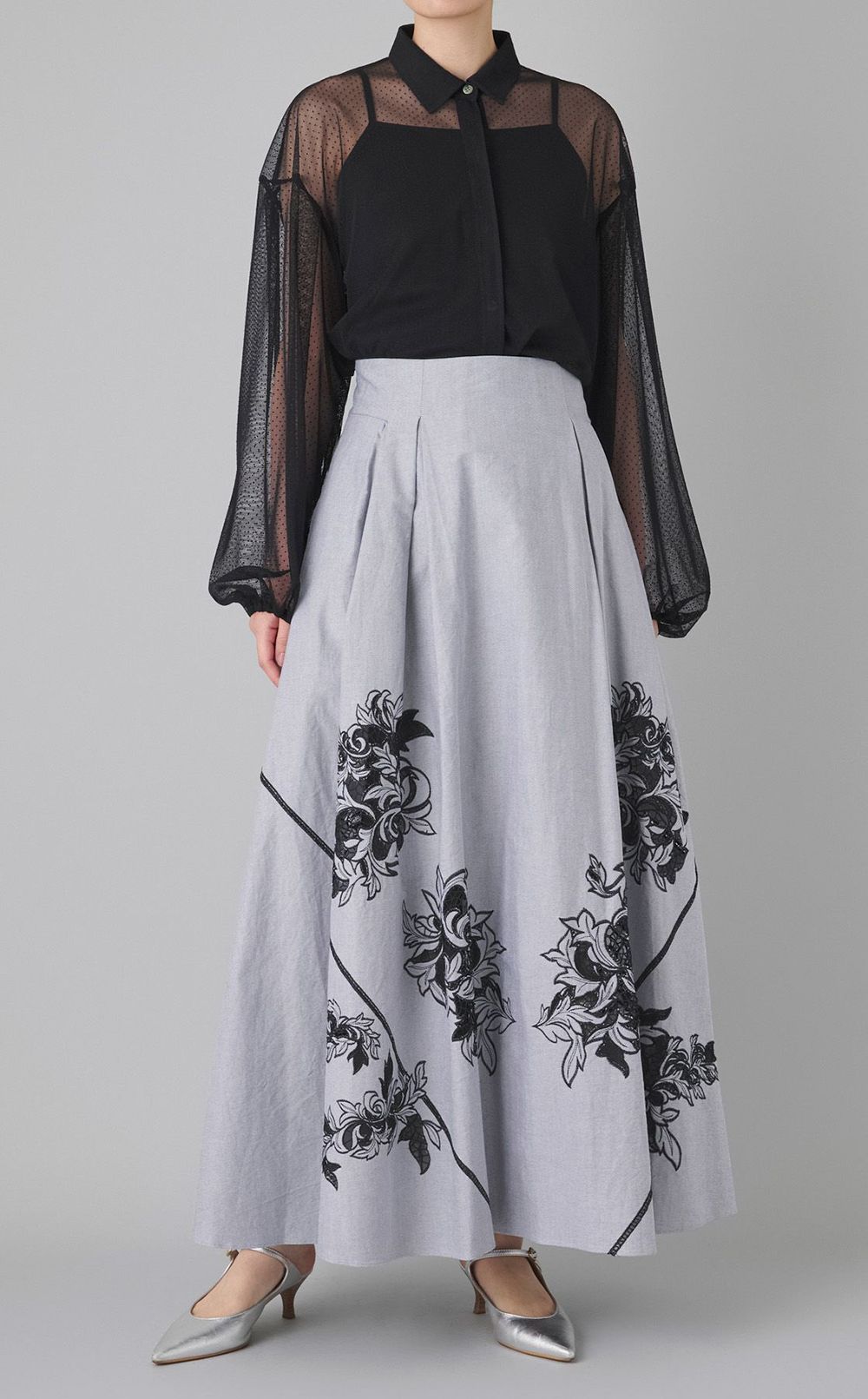 エンブロイダリーフレアスカート