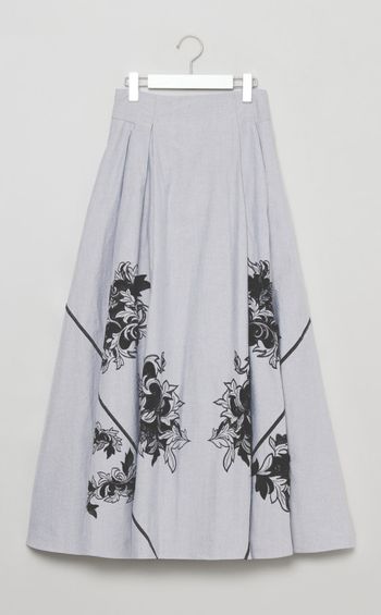 エンブロイダリーフレアスカート