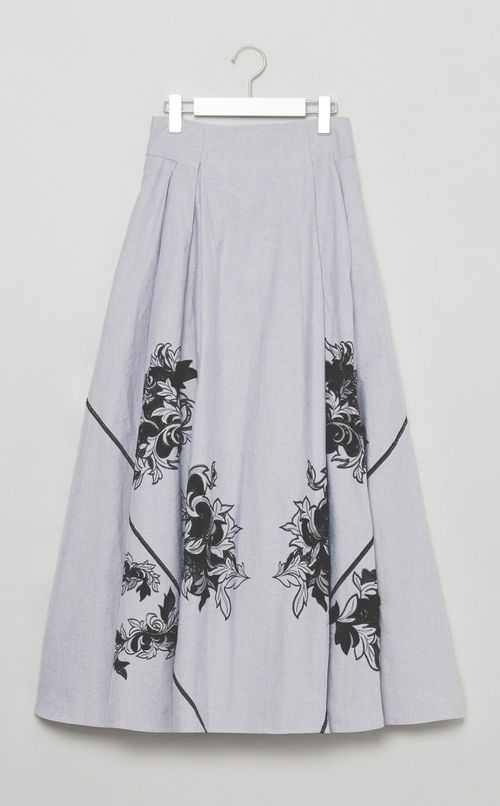 エンブロイダリーフレアスカート