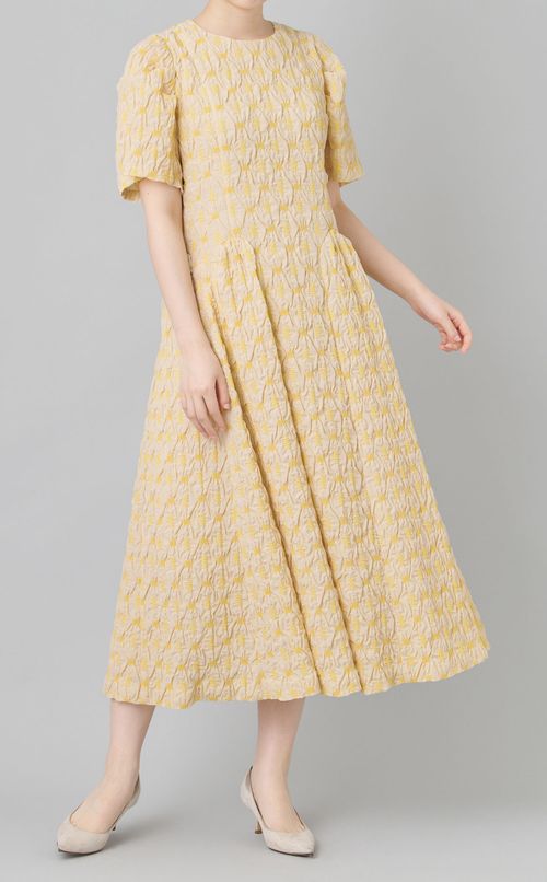 エンブロイダリーギャザーワンピース