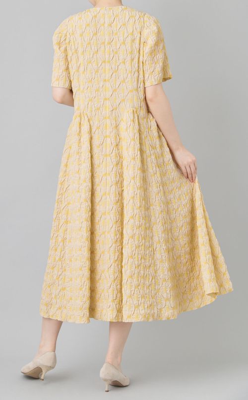 エンブロイダリーギャザーワンピース