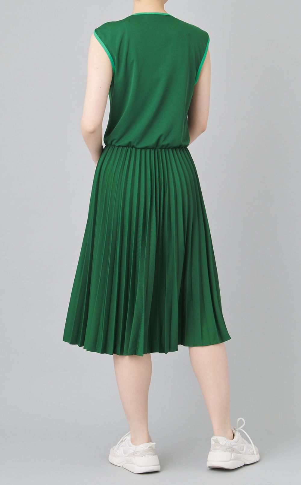 プリーツノースリーブワンピース