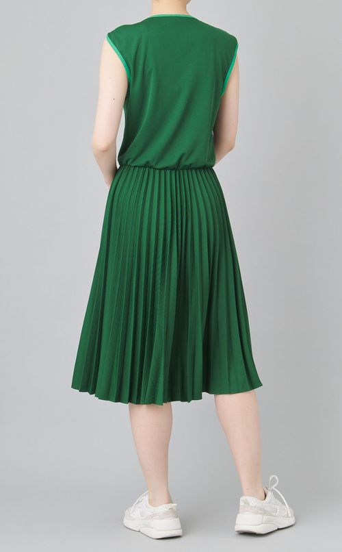 プリーツノースリーブワンピース