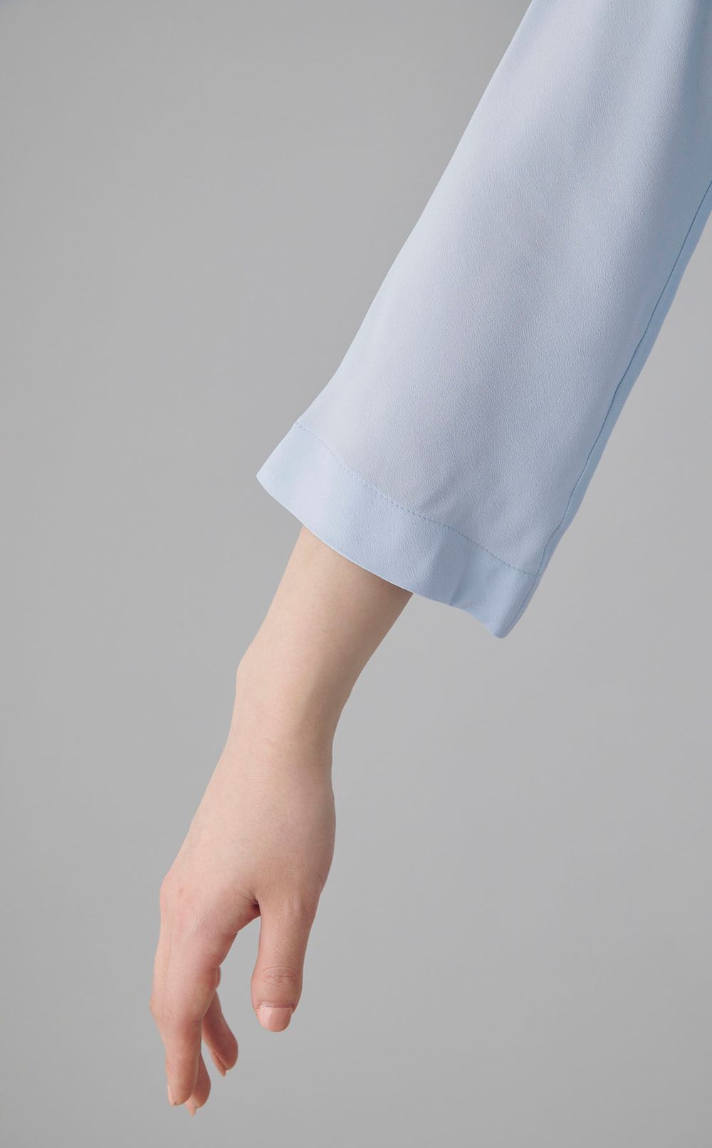 クルーネック7分袖ブラウス